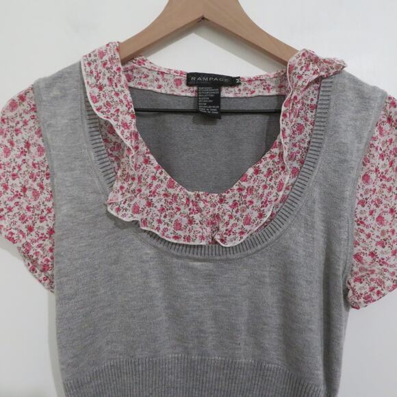 Rampage Womens Sz M Gray Pink Floral Knit Top Floral Ruffle Contrast Y2K Style - Picture 3 of 4